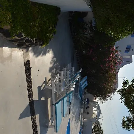 Melina 3* Fira (Santorini)