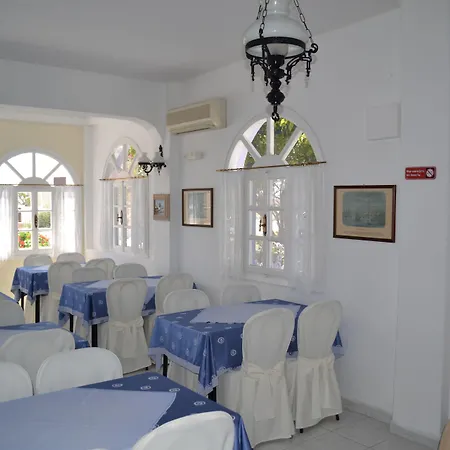 Melina Aparthotel 3*