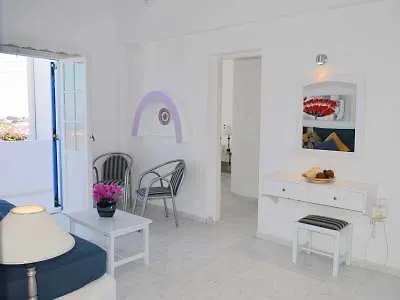 Melina Fira (Santorini)