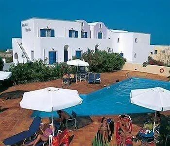 Melina Apartmanhotel Fíra