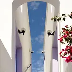Melina Fira (Santorini)