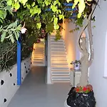 Melina Aparthotel 3*